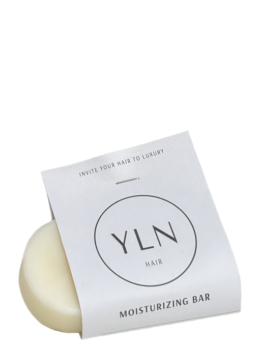 Dieser Leave-in Conditioner Bar hilft, trockenes, gefärbtes und hitzestrapaziertes Haar wieder in einen gesunden Zustand zu bringen.