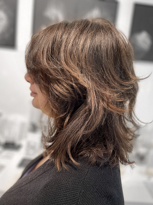 Natürliche Haarpflege mit Feuchtigkeit und Nährstoffen aus Pflanzenfetten und Ölen ist für kräftiges, trockenes Haar besonders wichtig. Als Finish ist die INTENSIVE PFLEGE ein Must-have – vor allem für gefärbtes Haar.
