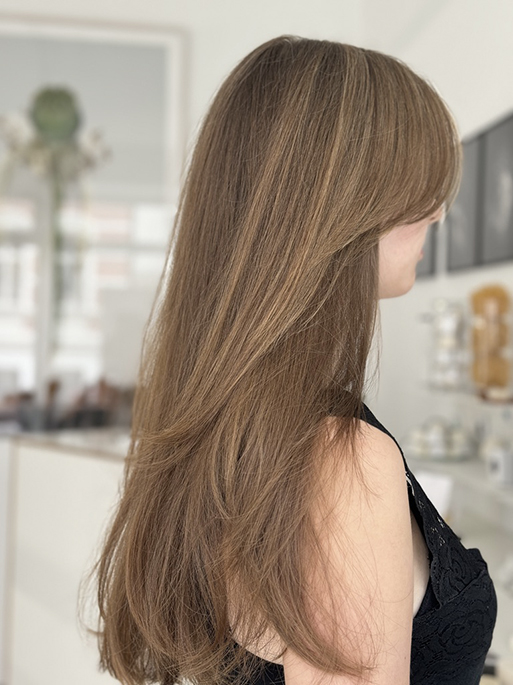 Langes, normales, unbehandeltes Haar ist meist nur an den Spitzen trocken und wird mit dem Moisturizing Bar optimal gepflegt.