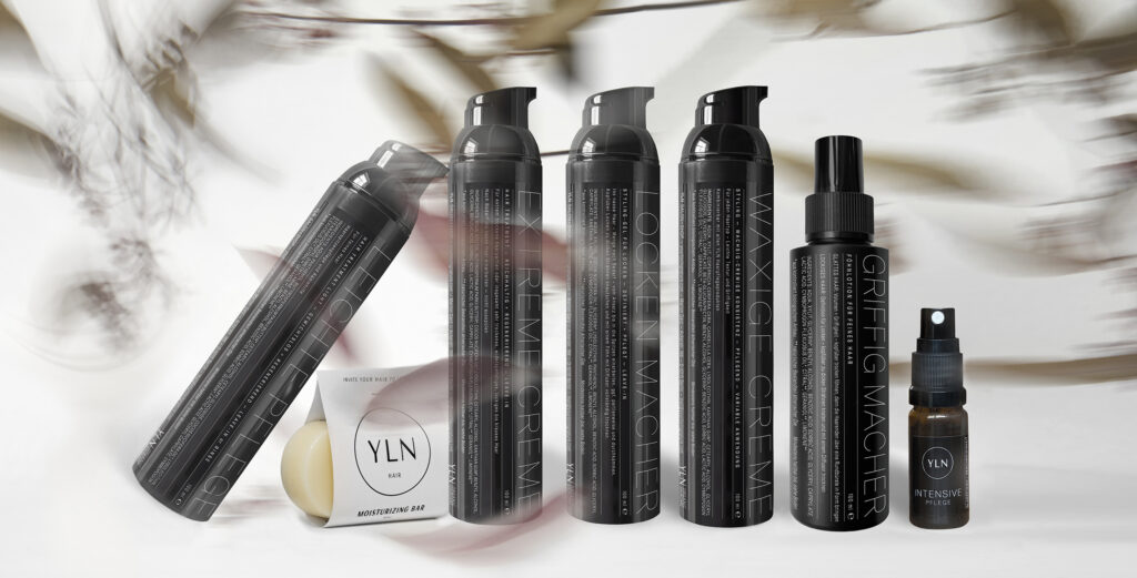 Unsere gesamtes Sortiment an natürlicher Haarpflege und Stylingprodukten in Airless Dispenser. Gegen trockenes Haar, ob fein oder kräftig, glatt oder lockig.